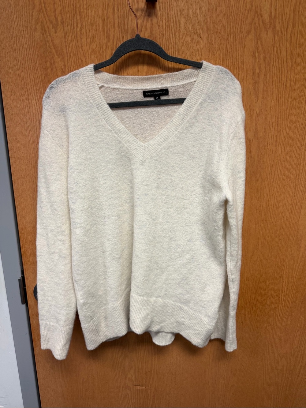Banana Republic Wool Cream V-Neck Women's Sweater
